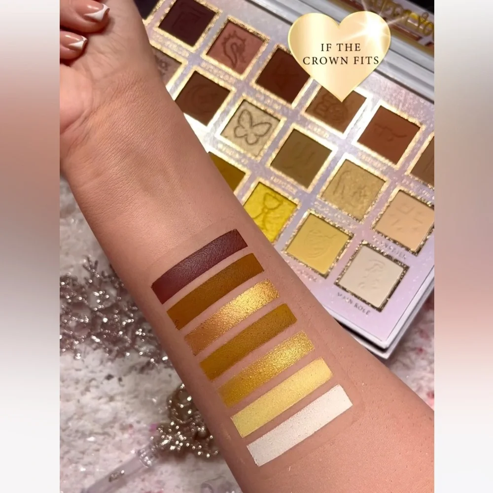 P.Louise If The Crown Fits Eyeshadow Palette - Pink and Gold - Picture 6 of 11